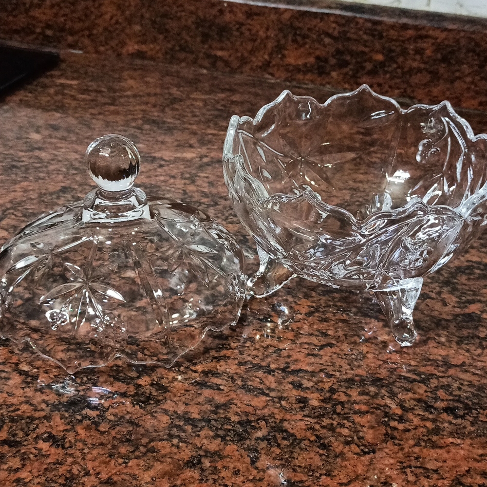 Cute n stylish crystal bowl with lid - Picture 4 of 6